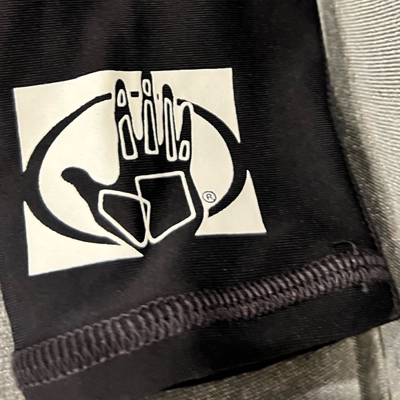 Body Glove swim Shirt performance sun protection black swim shirt long sleeves - Picture 4 of 6